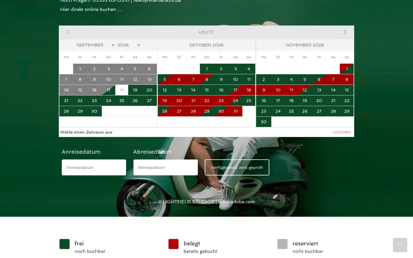 Verfügbarkeitskalender mit freien, belegten und reservierten Tagen